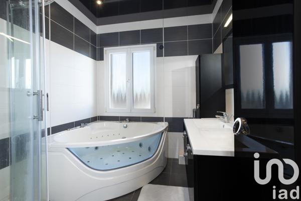 Maison 9 pièces de 195 m² à Cattenom (57570)