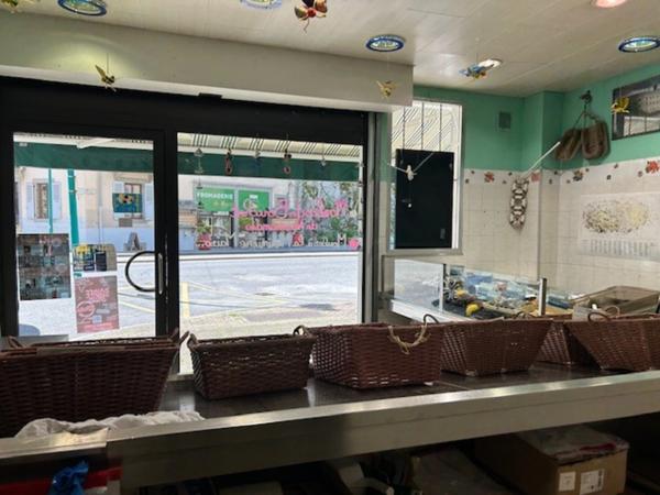 Fonds de commerce à vendre CLUSES (74) belle huîtrerie sur axe passant