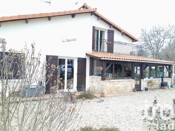 Maison à vendre 8 pièces 232 m² Saint-Aigulin