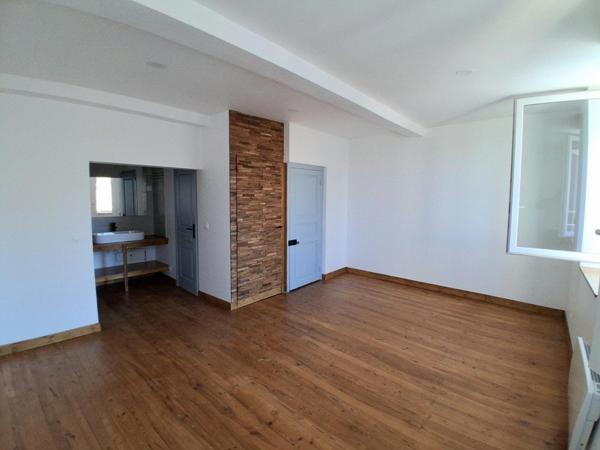 Maison de village , rénovée avec goût