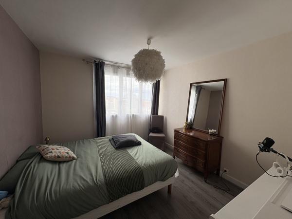 Appartement
                                                                                                                                                                                                                                                                                                                        4 pièce(s)                                                                                                                                                                                                          3 chambre(s)                                                                                                                                                                                                          92  m²
