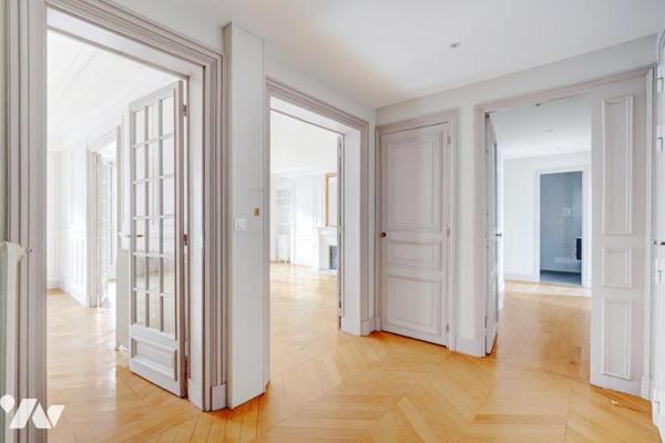 Appartement 6  pièces haussmannien