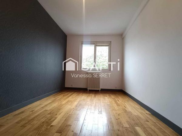 Spacieux appartement rénové avec goût au cœur de Saint-Lô (50000)