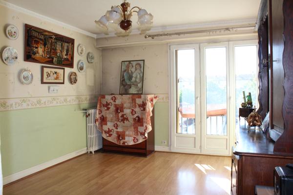 Appartement
         3 pièces
        - 53 m² 149 000 € *