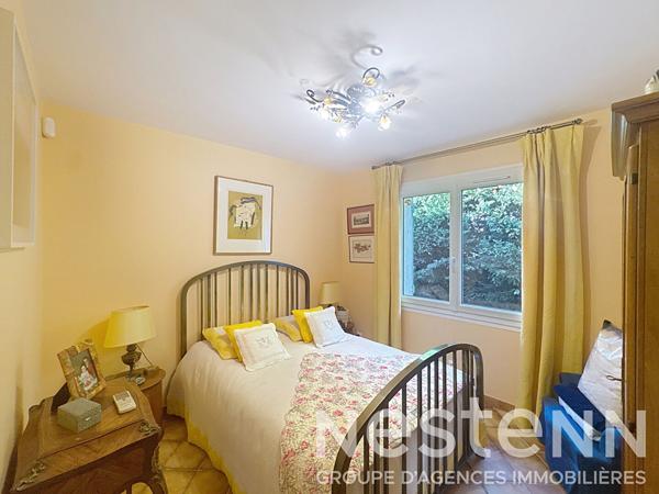 Maison de plain-pied à vendre à Saint-Rémy-de-Provence, 116 m² sur 1000 m² avec piscine et pool house