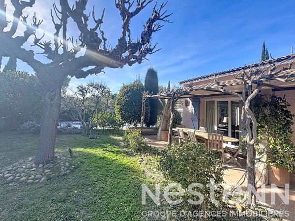 Maison de plain-pied à vendre à Saint-Rémy-de-Provence, 116 m² sur 1000 m² avec piscine et pool house