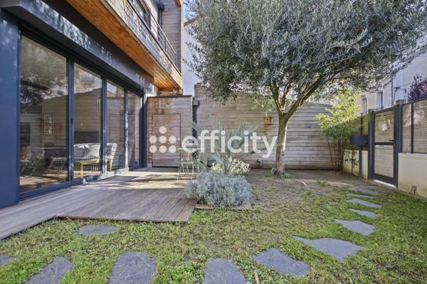 Maison
         6 pièces
        - 202 m² Bien prestige 1 130 000 € *
