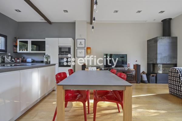 Maison
         6 pièces
        - 202 m² Bien prestige 1 130 000 € *
