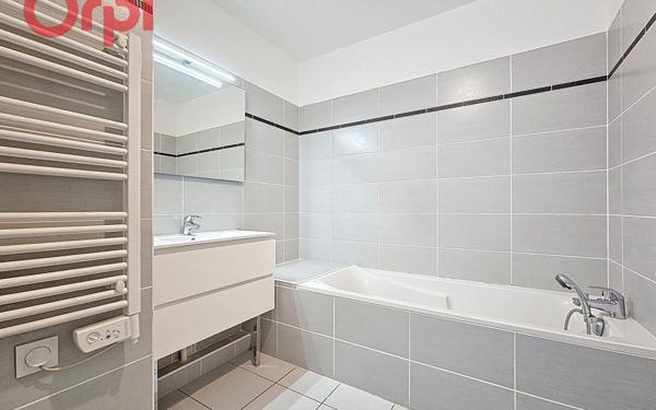 Appartement à vendre    3 pièces • 61,56 m2 La Seyne-sur-Mer