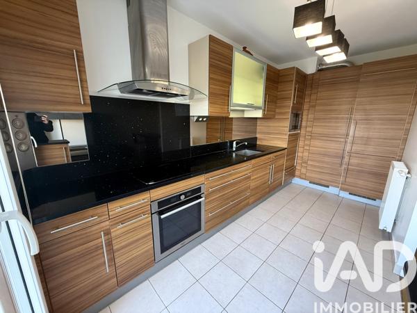 Location appartement 4 pièces 97 m² Montigny-le-Bretonneux