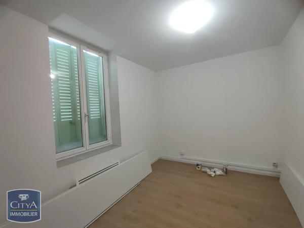 Appartement à louer 4 pièces 74.39m² Nîmes (30000)