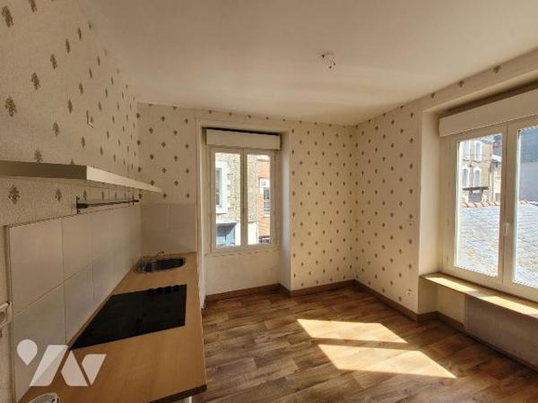 Appartement à vendre à Dinard (35800) en Ille-et-Vilaine (35)

Situé dans l'hypercentre de Di...