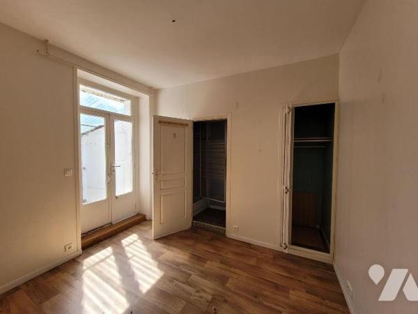 Appartement à vendre à Dinard (35800) en Ille-et-Vilaine (35)

Situé dans l'hypercentre de Di...