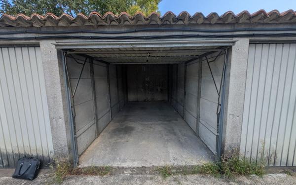 Stationnement à louer
