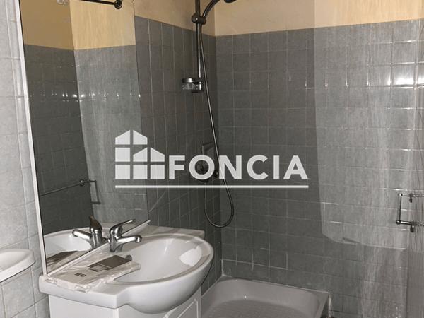 Location Studio 18.7 m² - PLACE CHARLES DE GAULLE - 64 RUE DENIS FORESTIER Cahors 46000