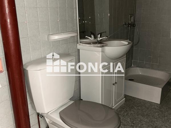 Location Studio 18.7 m² - PLACE CHARLES DE GAULLE - 64 RUE DENIS FORESTIER Cahors 46000