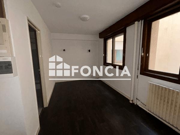 Location Studio 18.7 m² - PLACE CHARLES DE GAULLE - 64 RUE DENIS FORESTIER Cahors 46000