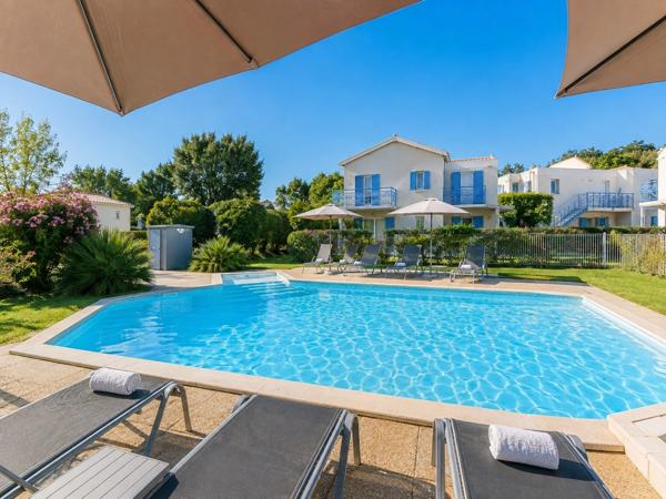 SAINT-PALAIS-SUR-MER – DUPLEX 3 PIÈCES VENDU MEUBLÉ AVEC PISCINE