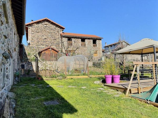 Beauzac 43590 magnifique ferme pierre rénovée 207m² 4 chambres terrain 780m²