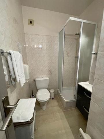 Secteur Avignon, Le Pontet (84) - Murs d'hôtel 30 chambres