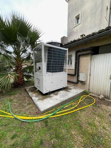 Secteur Avignon, Le Pontet (84) - Murs d'hôtel 30 chambres