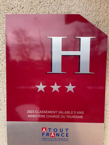 Secteur Avignon, Le Pontet (84) - Murs d'hôtel 30 chambres