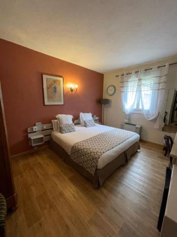 Secteur Avignon, Le Pontet (84) - Murs d'hôtel 30 chambres