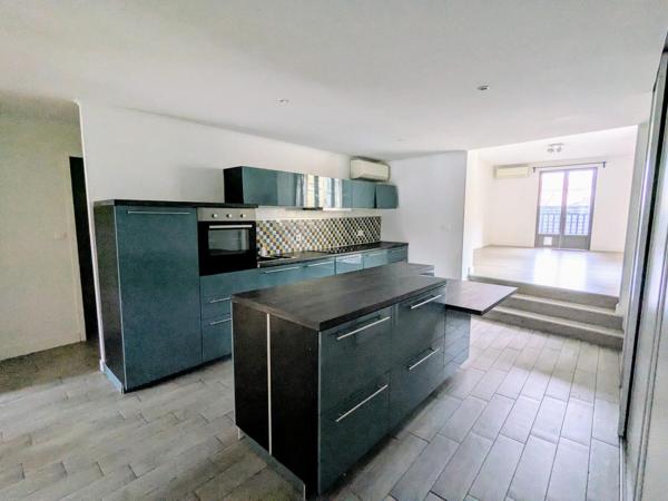Appartement sur les quais avec grande terrasse