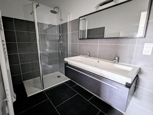 Appartement sur les quais avec grande terrasse