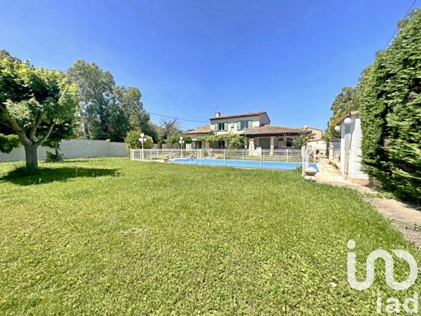 Maison traditionnelle 5 pièces de 193 m² à Istres (13800)