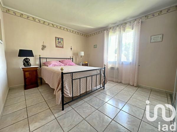 Maison traditionnelle 5 pièces de 193 m² à Istres (13800)