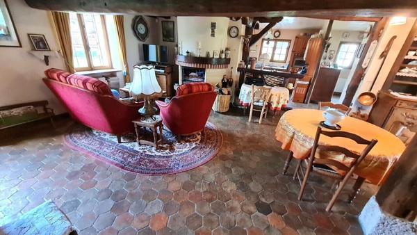 Propriété 170m²: hab principal 151m² + Gite 19m² + dép 138m² / 6841m²