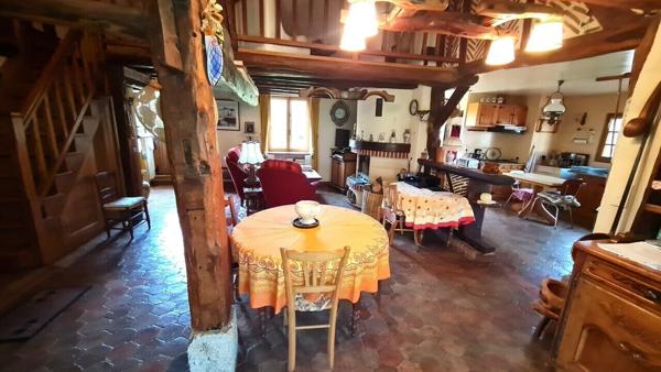 Propriété 170m²: hab principal 151m² + Gite 19m² + dép 138m² / 6841m²