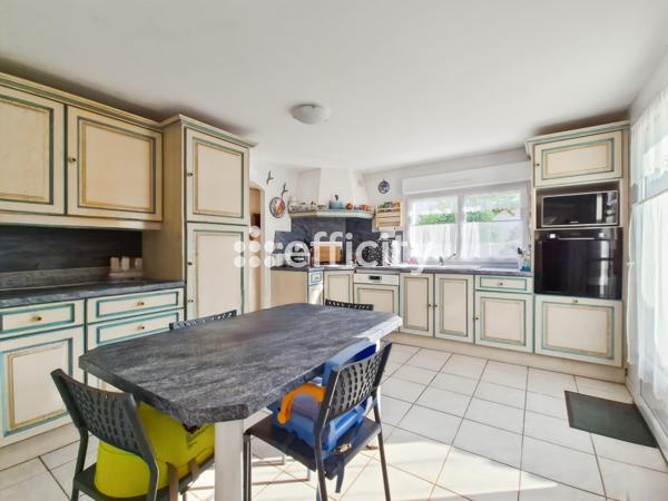 Maison
         6 pièces
        - 127 m² Bien prestige 528 000 € *
