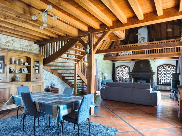 Maison de caractère 262m2 sur 4 ha avec étangs privés à THIVIERS (24) 717 000€ FAI