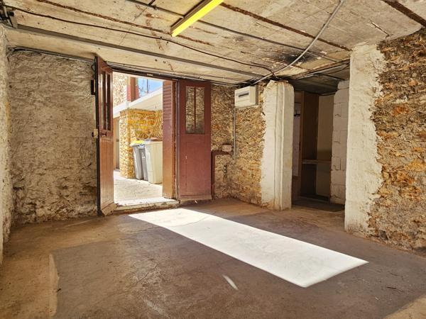 Brunoy (91800) Meulière sur sous-sol total avec jardin !