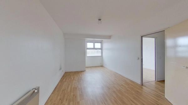 Locaux de bureaux 239 m² au sol (235,94 m² Carrez)