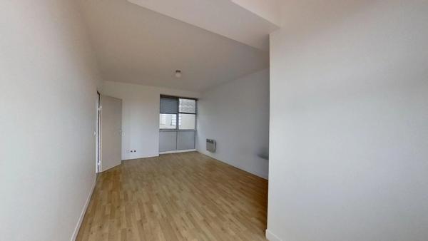 Locaux de bureaux 239 m² au sol (235,94 m² Carrez)