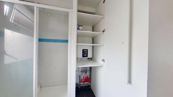 Locaux de bureaux 239 m² au sol (235,94 m² Carrez)