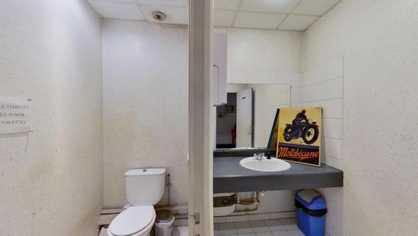 Locaux de bureaux 239 m² au sol (235,94 m² Carrez)