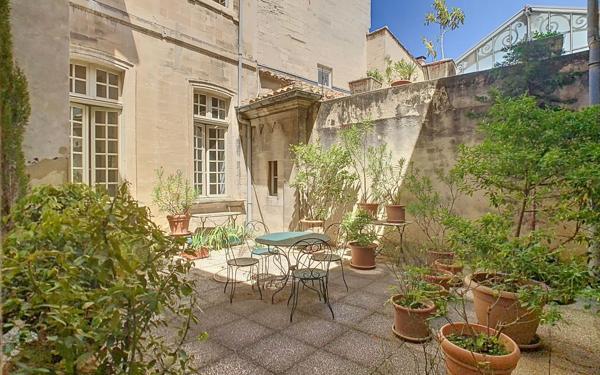 Appartement à vendre    7 pièces • 267,79 m2 Avignon