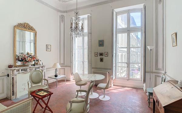 Appartement à vendre    7 pièces • 267,79 m2 Avignon