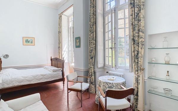 Appartement à vendre    7 pièces • 267,79 m2 Avignon