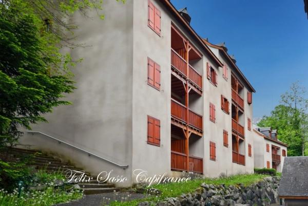 CAUTERETS (65), bel appartement avec pisicine déalement situé, à 5 minutes des télécabines