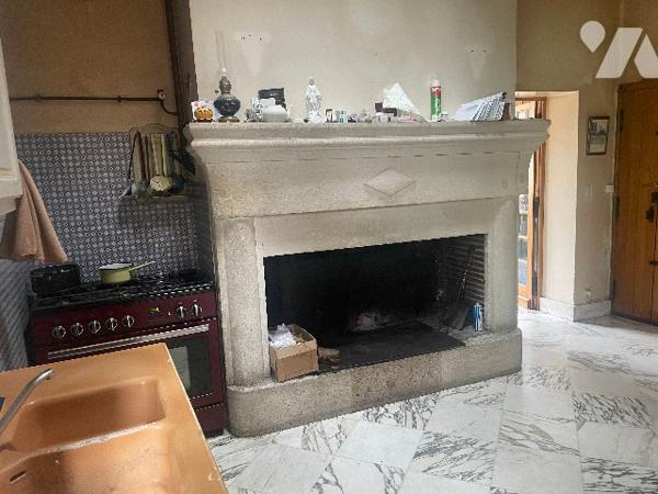 Maison de maitre  avec dépendance et jardin de Curé en face.