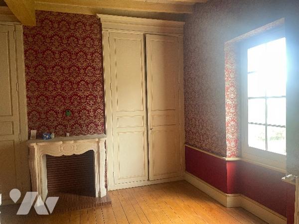 Maison de maitre  avec dépendance et jardin de Curé en face.