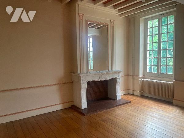 Maison de maitre  avec dépendance et jardin de Curé en face.