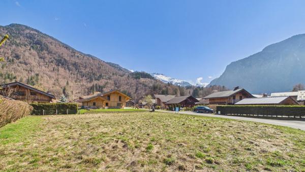 Haute Savoie (74), à vendre SAMOENS terrain avec PC purgé - Terrain de 705 m²