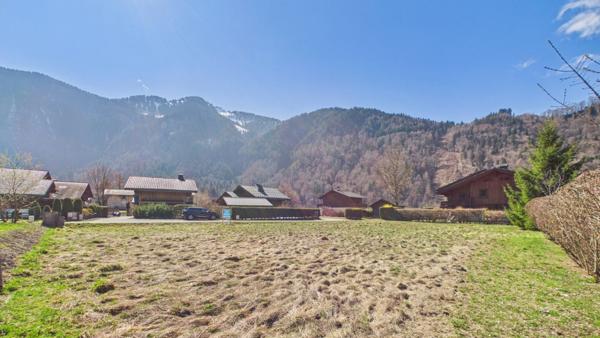 Haute Savoie (74), à vendre SAMOENS terrain avec PC purgé - Terrain de 705 m²