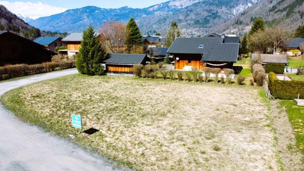 Haute Savoie (74), à vendre SAMOENS terrain avec PC purgé - Terrain de 705 m²